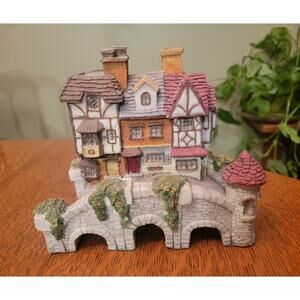 The Shops at King's Bridge 1987 Robin's Cove Figurine by Museum Collections